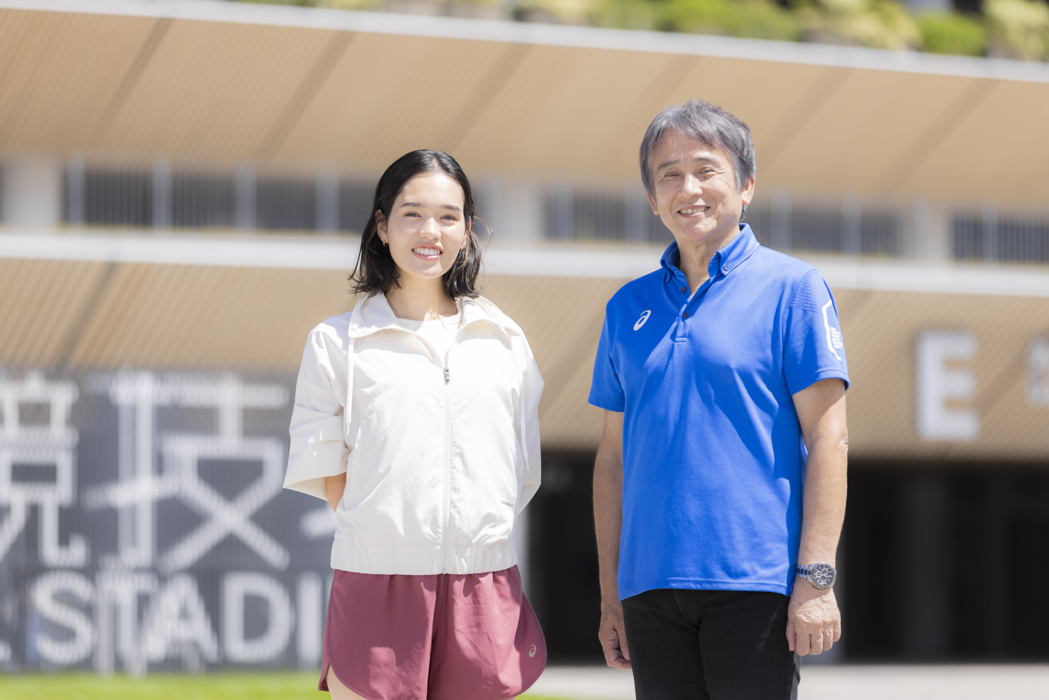 東京レガシーハーフマラソン2023に出場する一ノ瀬メイさん(左)、東京マラソン財団 早野レースディレクター(右)